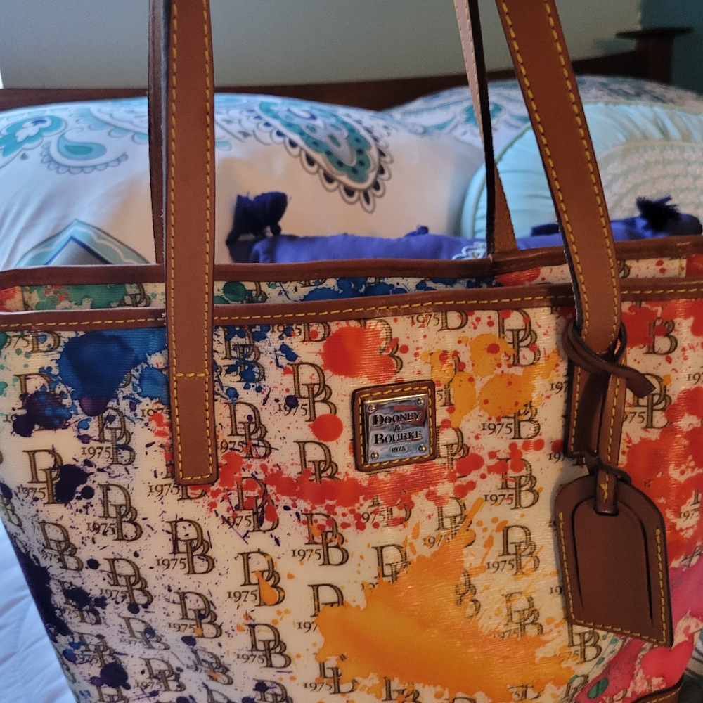 Dooney tote bag